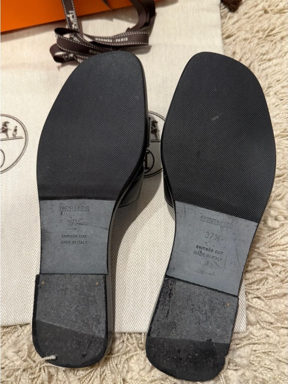 Hermes Black Oran Leather Women's Slide Sandals - Picture 5 of 5